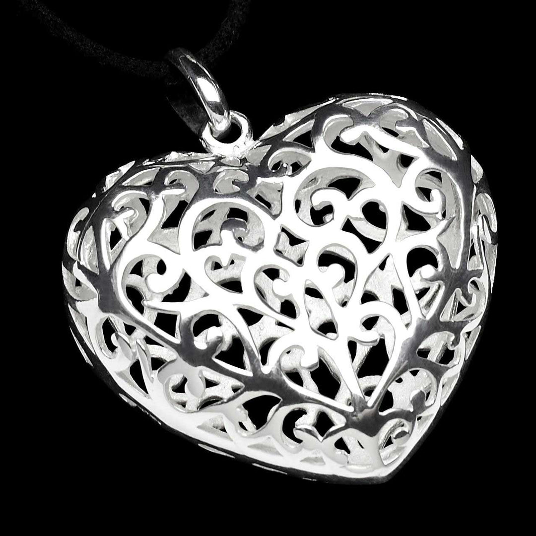 Amors Silver Heart Pendant - Corazon Latino