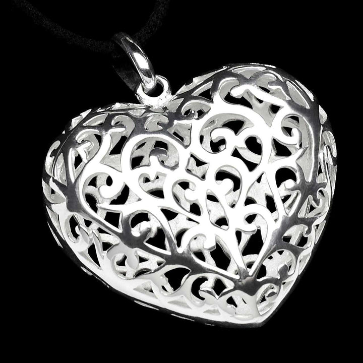 Amors Silver Heart Pendant - Corazon Latino