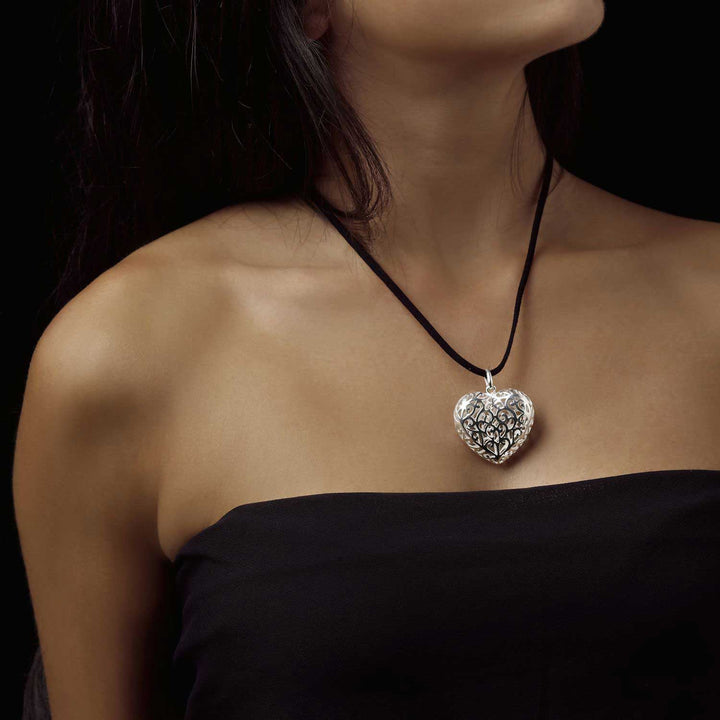Amors Silver Heart Pendant - Corazon Latino