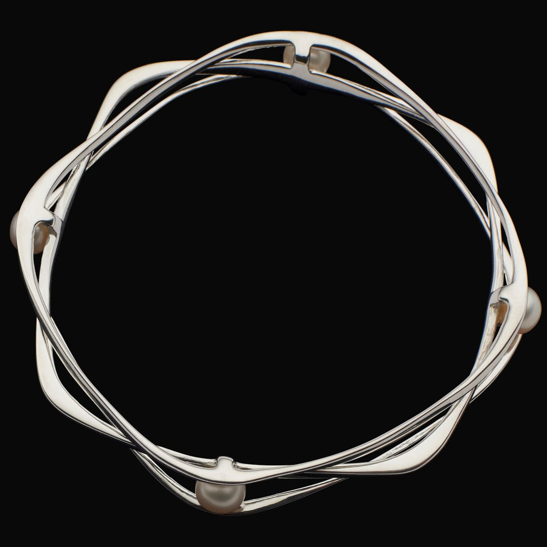 Andromeda Silver & Pearl Bangle - Corazon Latino