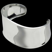 Capella Silver Bangle Bracelet - Corazon Latino
