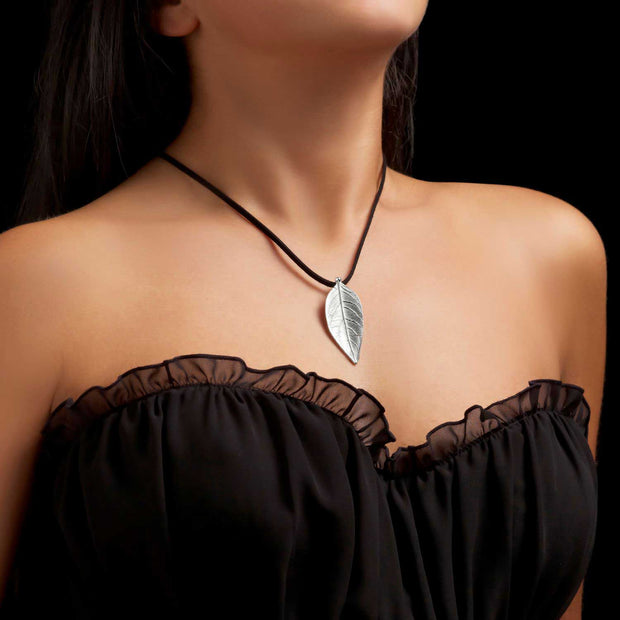 Ceres Silver Leaf Necklace - Corazon Latino