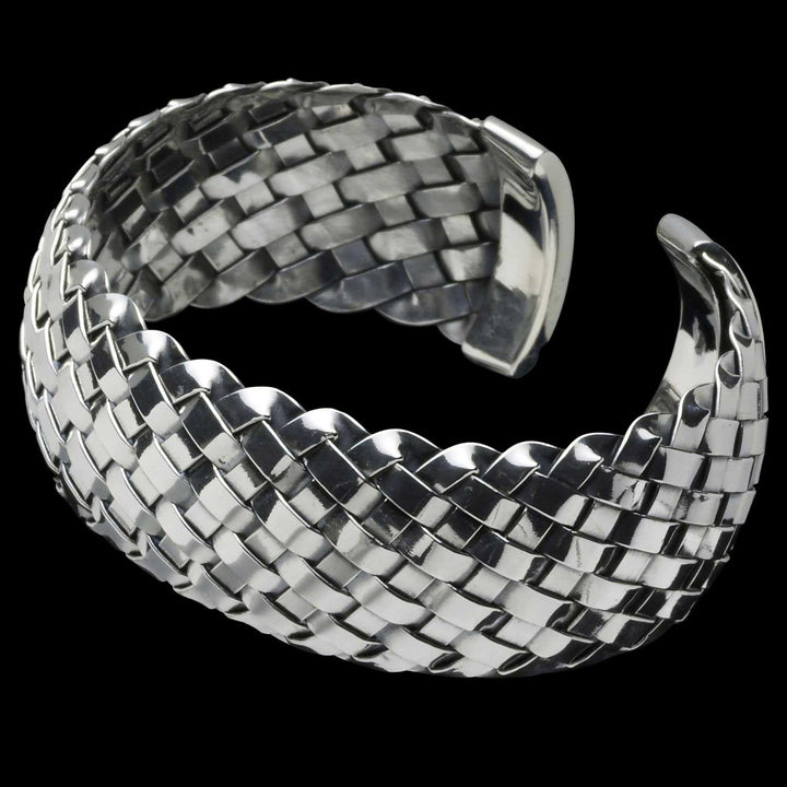 Columba Woven Silver Bangle - Corazon Latino