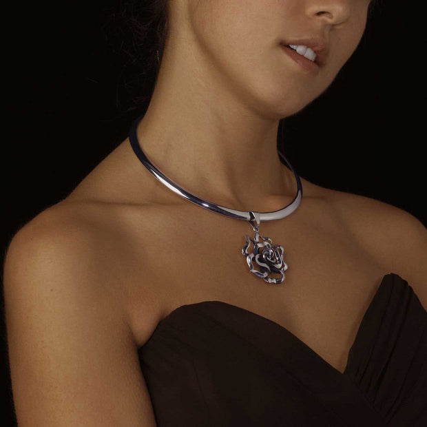 Cordelia Silver Rose Pendant - Corazon Latino