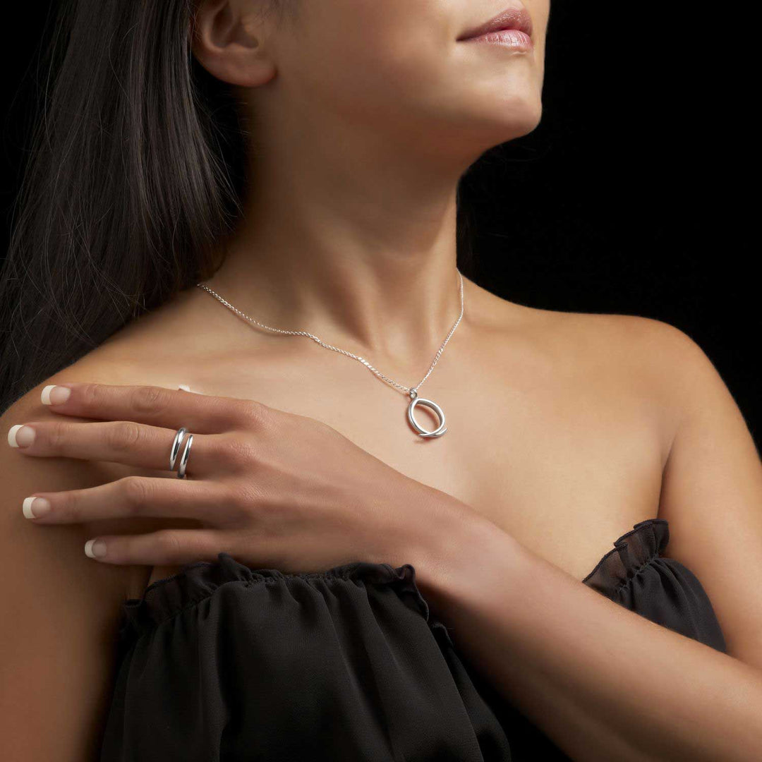 Larissa silver ring & necklace 