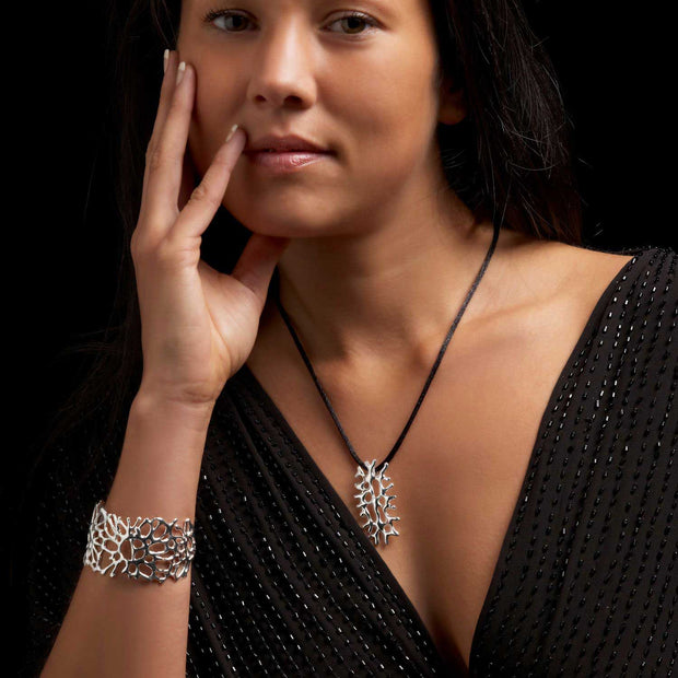 Metis Silver Coral Necklace - Corazon Latino