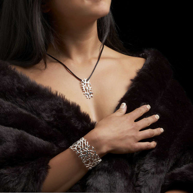 Metis Silver Coral Necklace - Corazon Latino