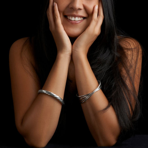 Minerva Silver Bangle - Corazon Latino