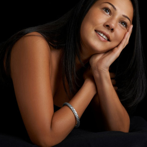 Minerva Silver Bangle - Corazon Latino
