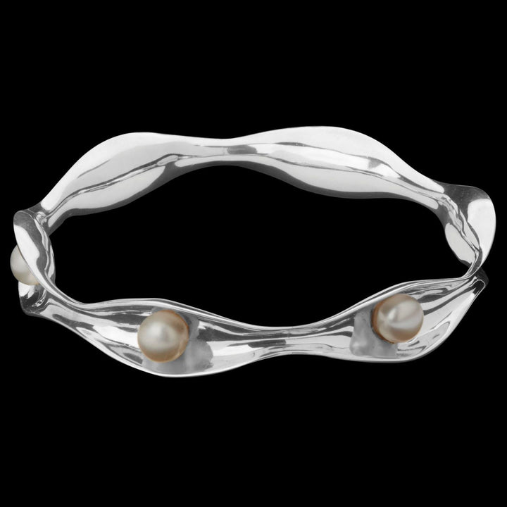 Neptune Silver & Pearl Bangle - Corazon Latino